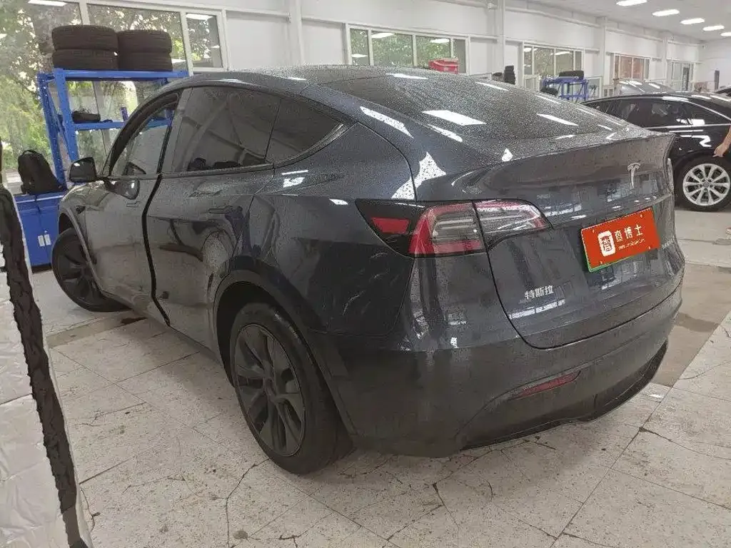 Tesla Model Y — фото 7