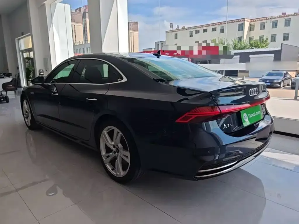 Audi A7L — фото 5