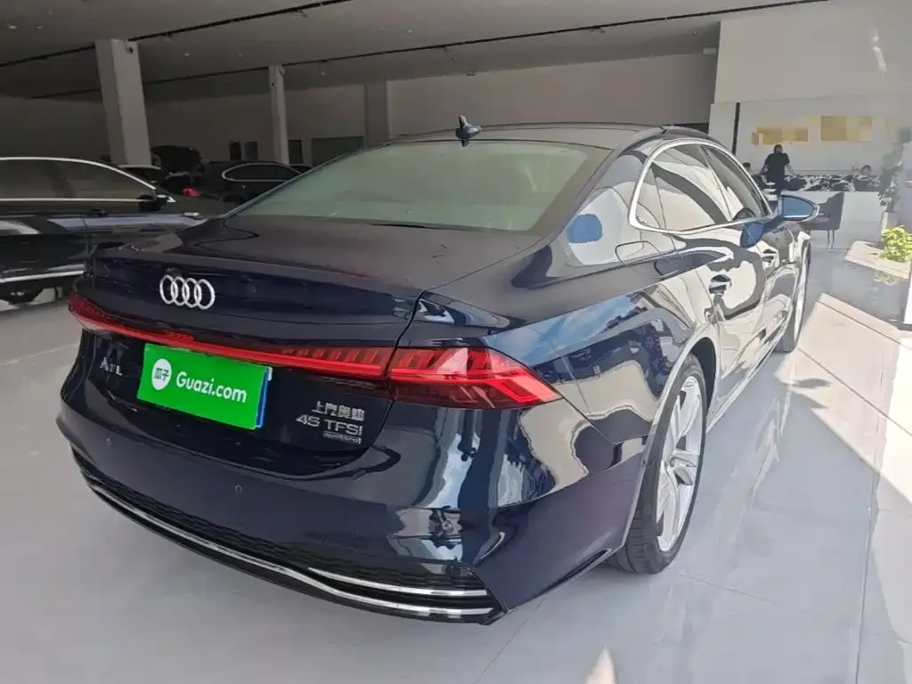 Audi A7L — фото 8