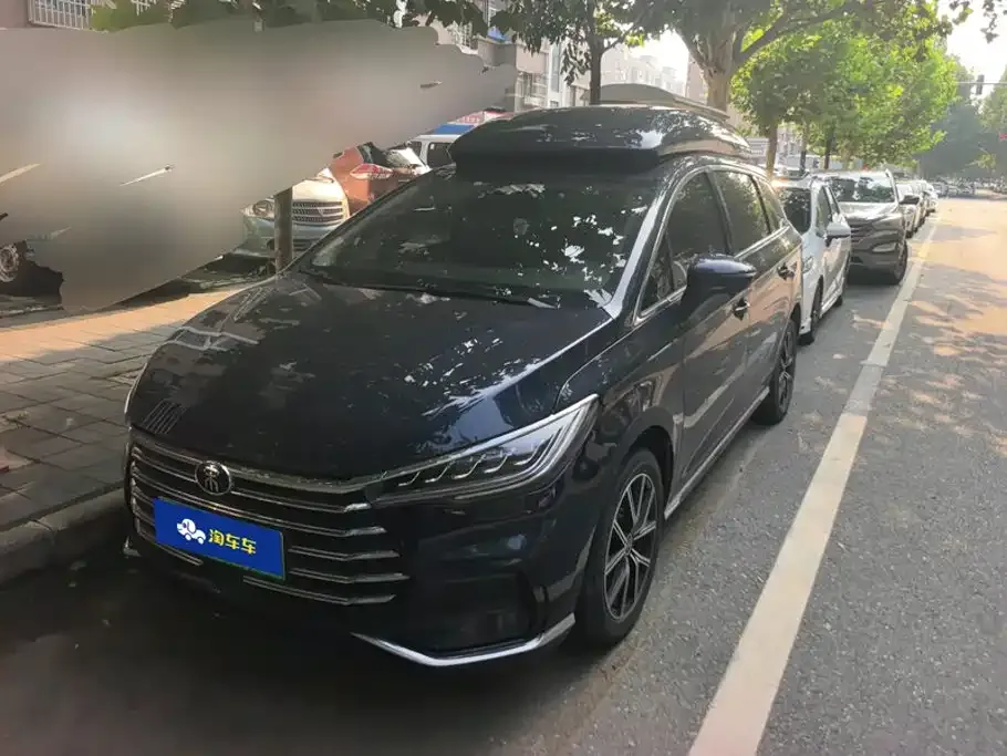 BYD MAX New Energy — фото 1