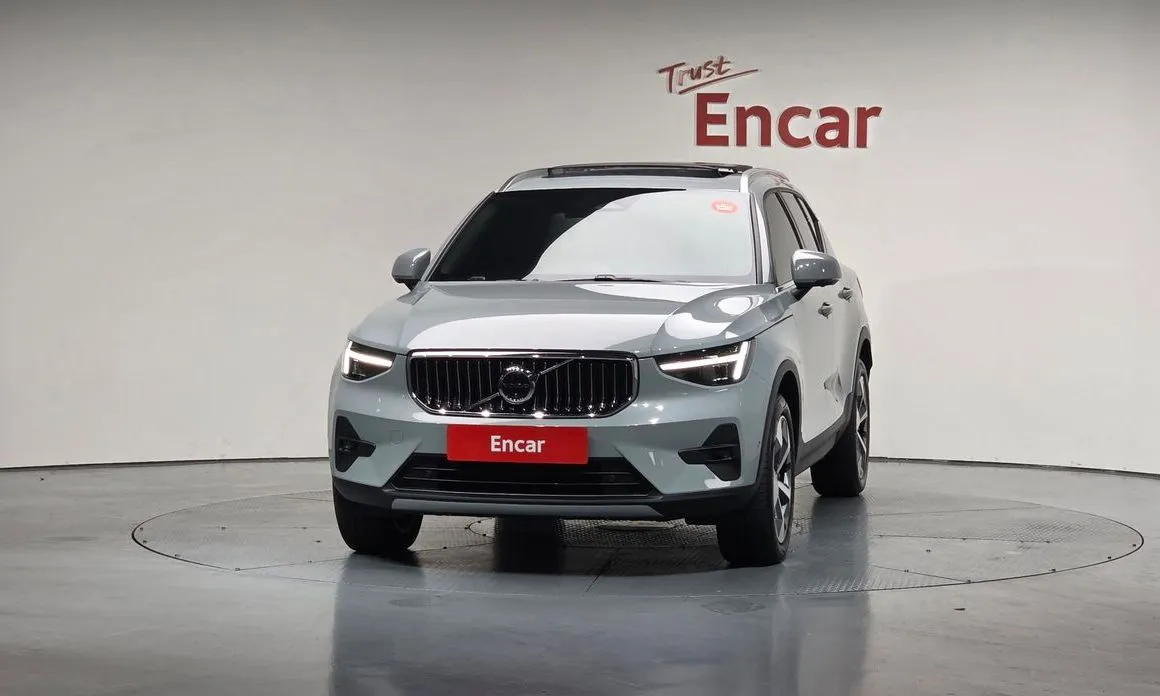 Volvo XC40 — фото 4