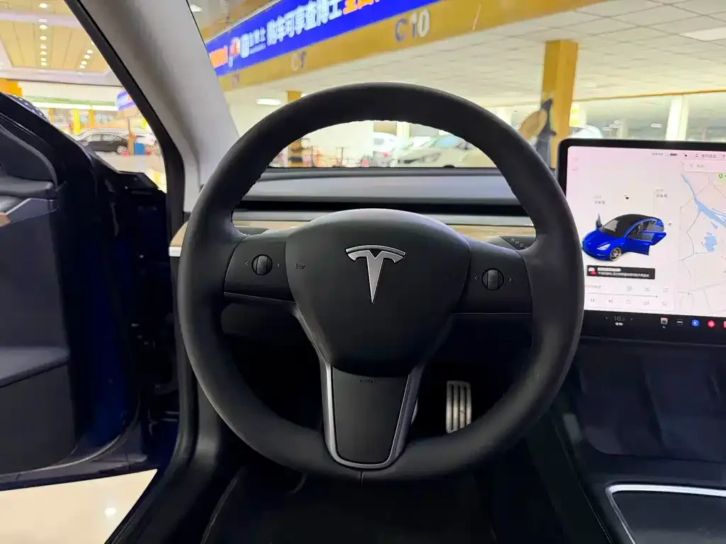 Tesla Model 3 — фото 4