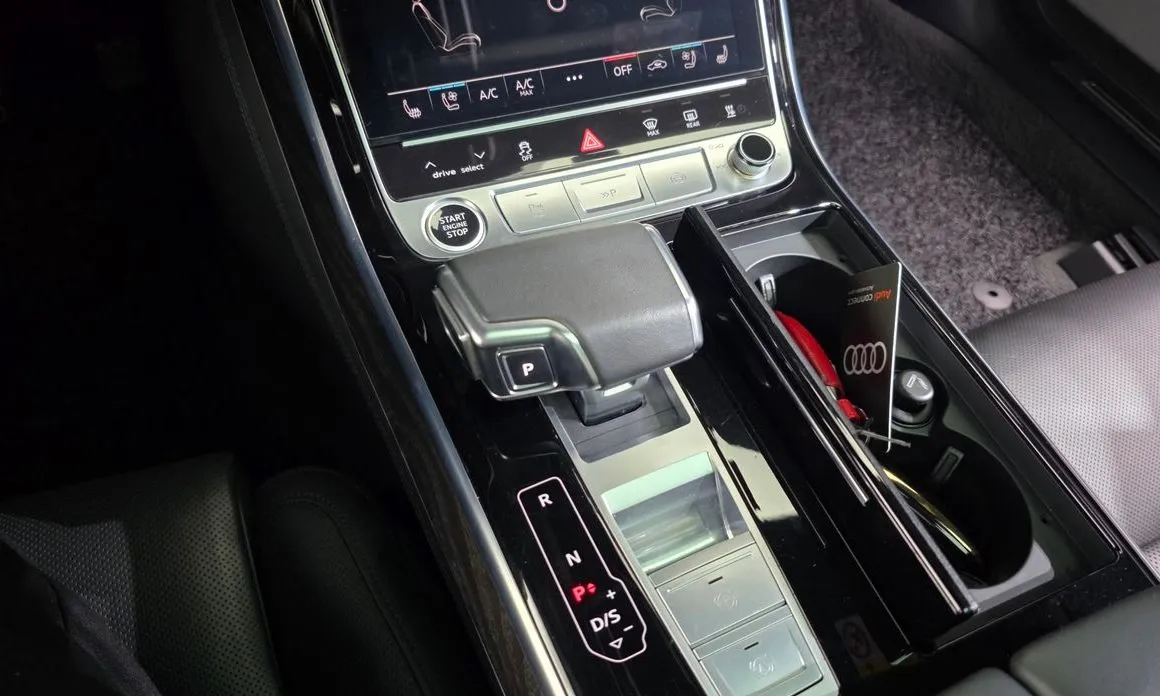 Audi A8 — фото 9