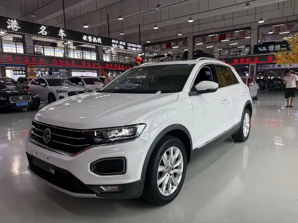 Volkswagen T-Roc — фото 1