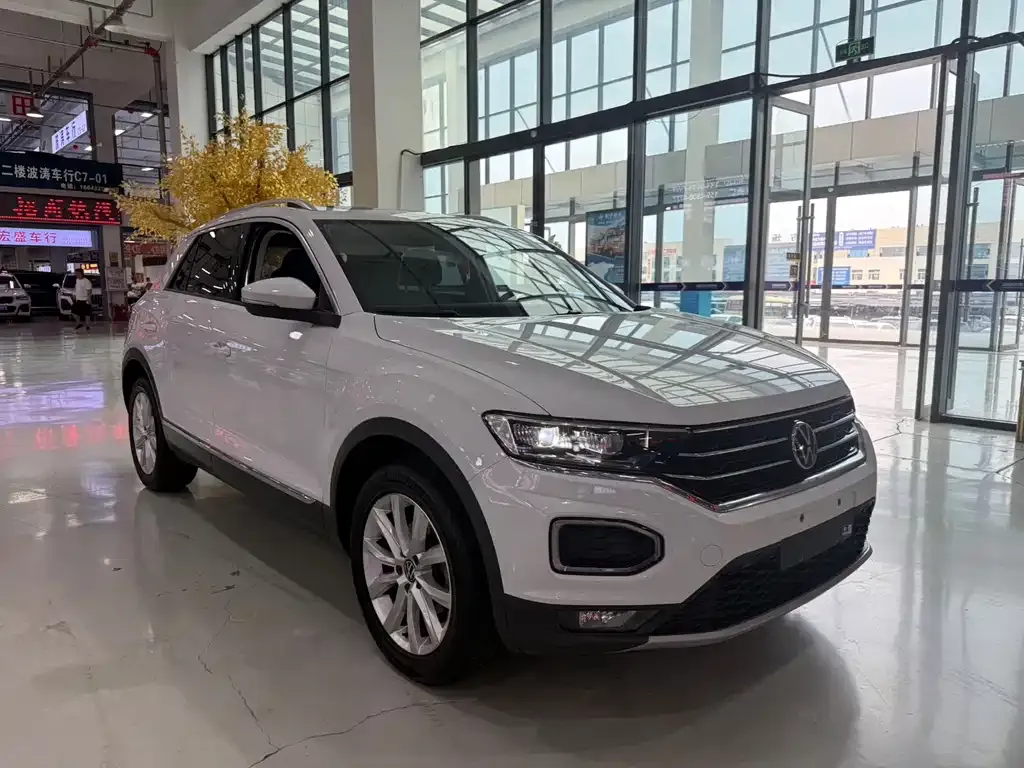 Volkswagen T-Roc — фото 6
