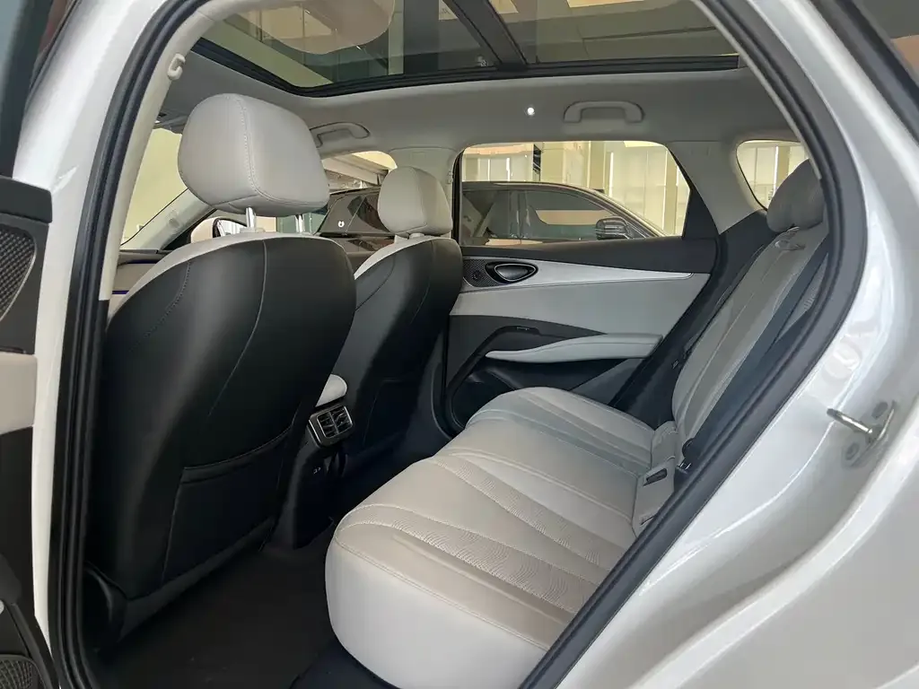 BYD Seal 06 DM-i Touring Edition — фото 6