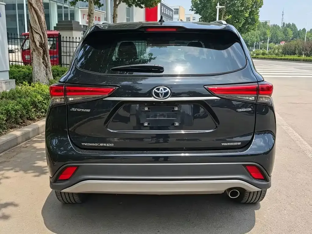 Toyota Highlander — фото 2
