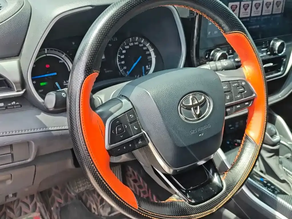 Toyota Highlander — фото 3