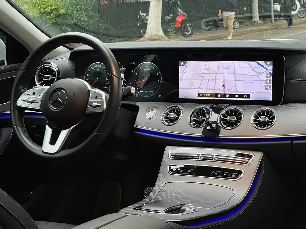 Mercedes-Benz CLS — фото 8