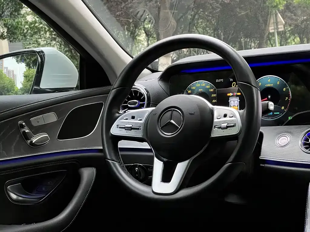 Mercedes-Benz CLS — фото 6