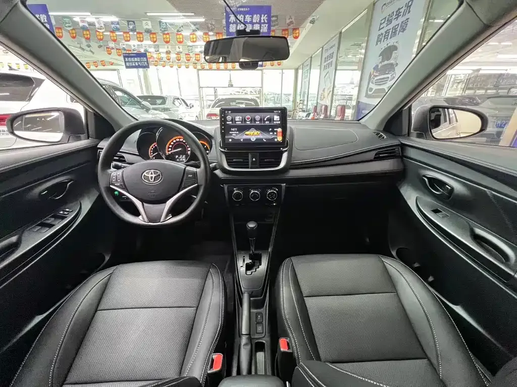 Toyota Yaris L — фото 6