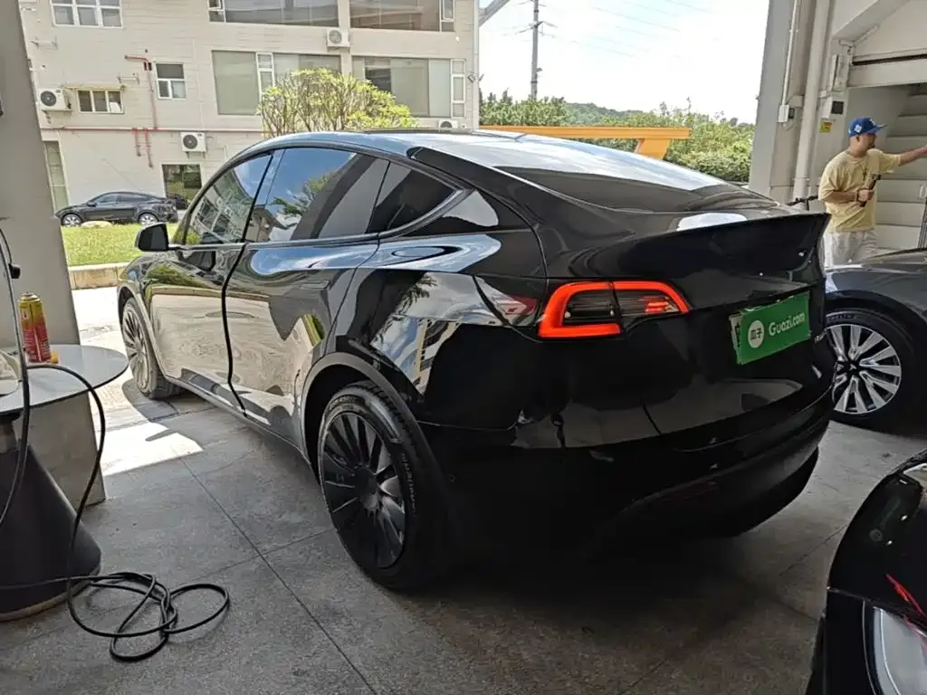 Tesla Model Y — фото 6
