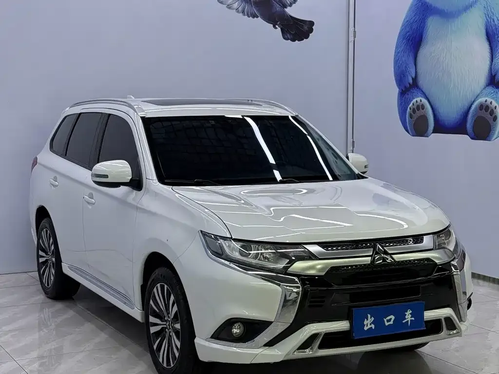 Mitsubishi Outlander — фото 5