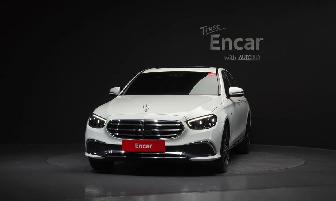 Mercedes-Benz E-Class — фото 2