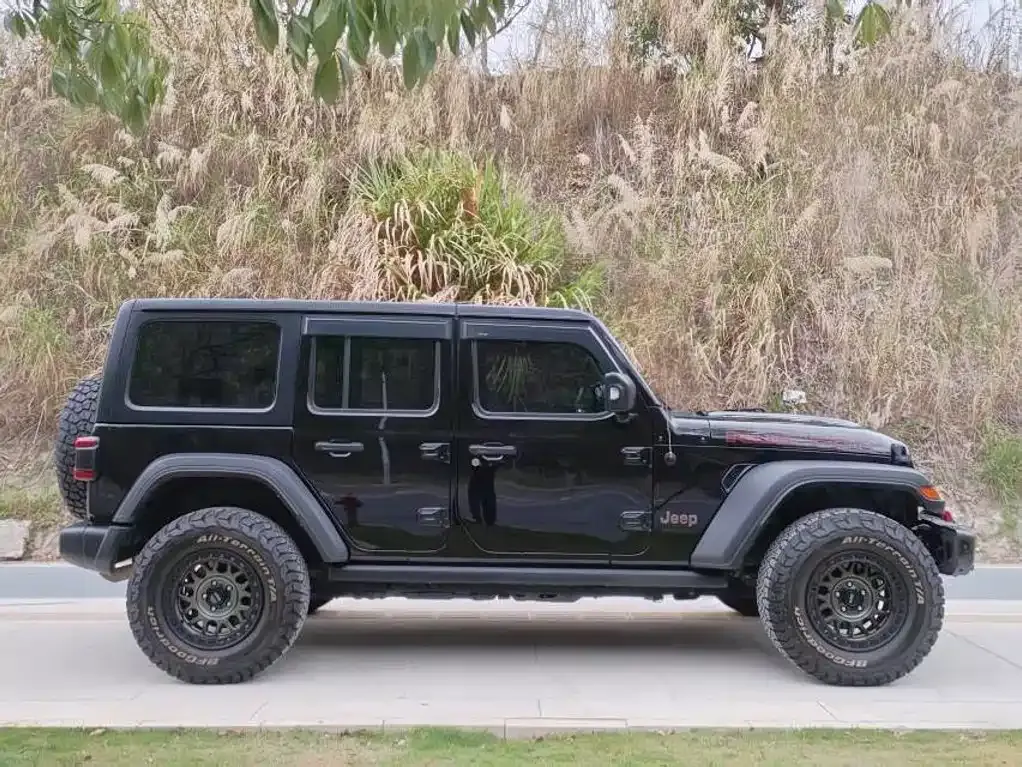 Jeep Wrangler — фото 10