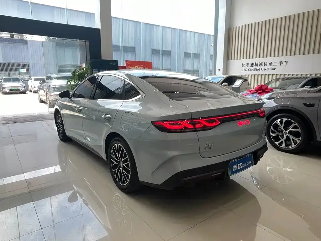 BYD Qin L — фото 5