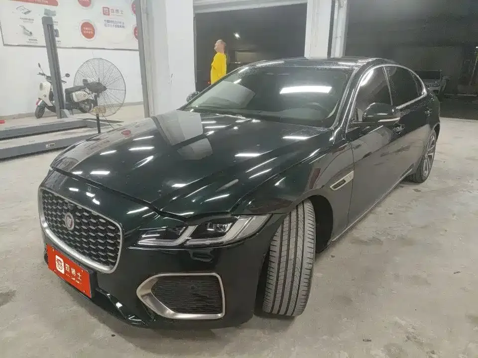 Jaguar XFL — фото 1