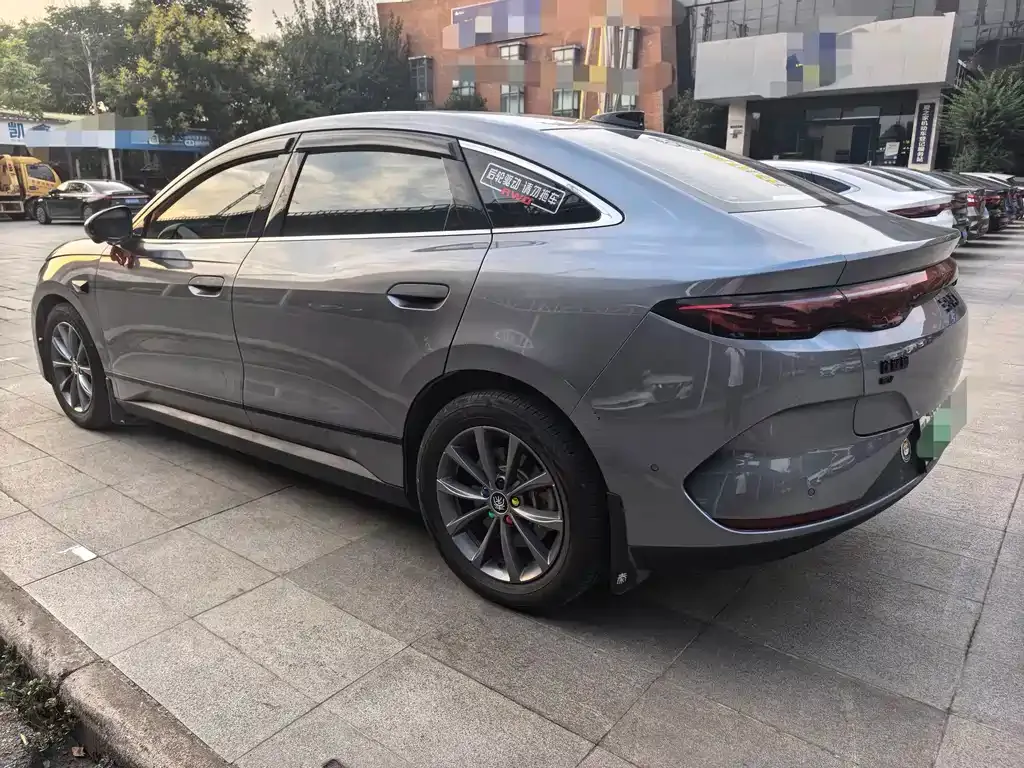 BYD Qin L — фото 4