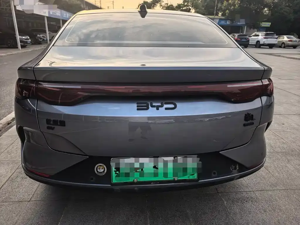 BYD Qin L — фото 8