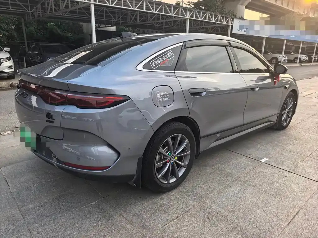 BYD Qin L — фото 9