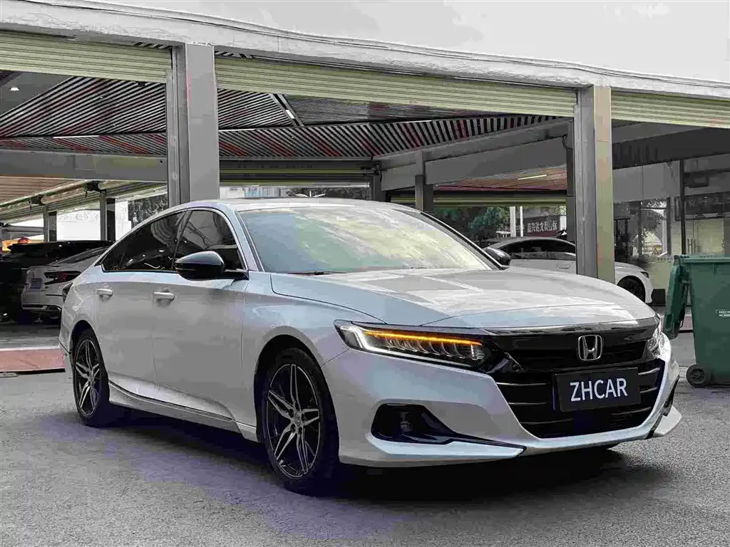 Honda Accord — фото 8