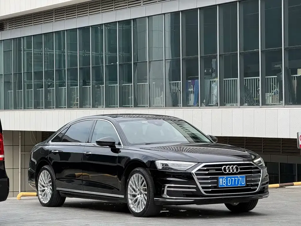 Audi A8 — фото 5