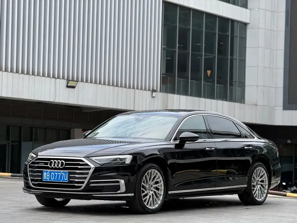 Audi A8 — фото 8