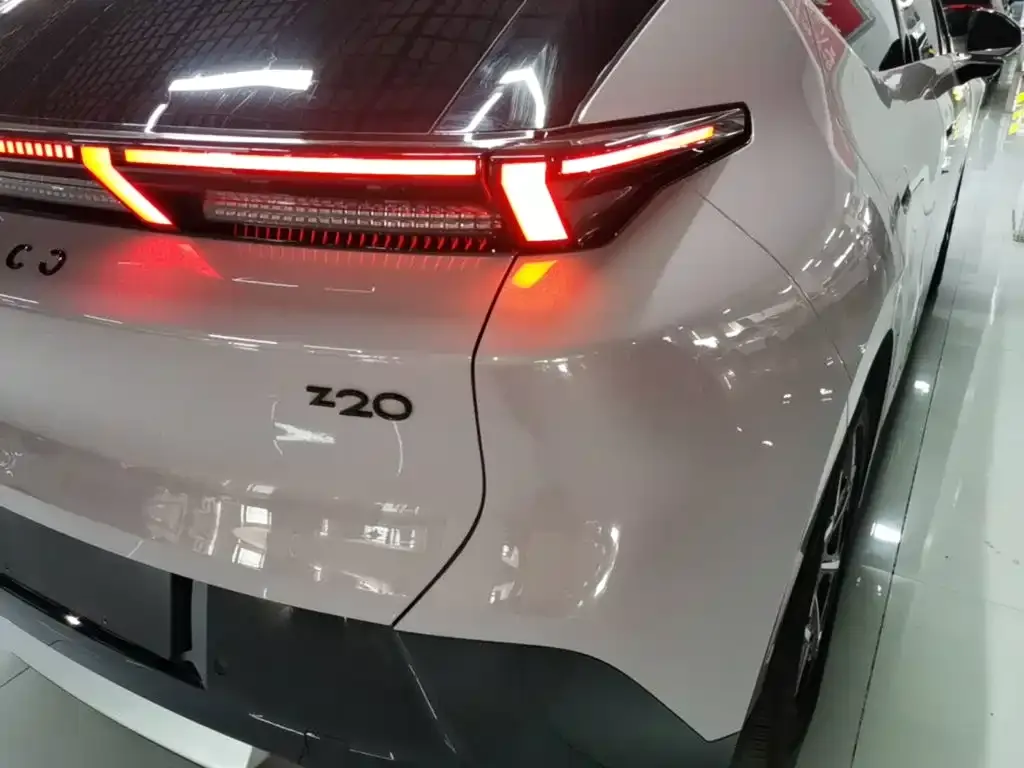 Lynk & Co Z20 — фото 3