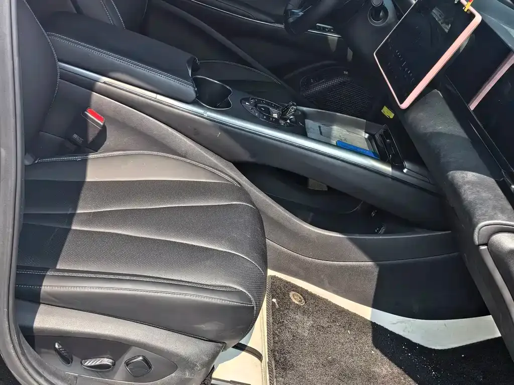 BYD Seal — фото 8