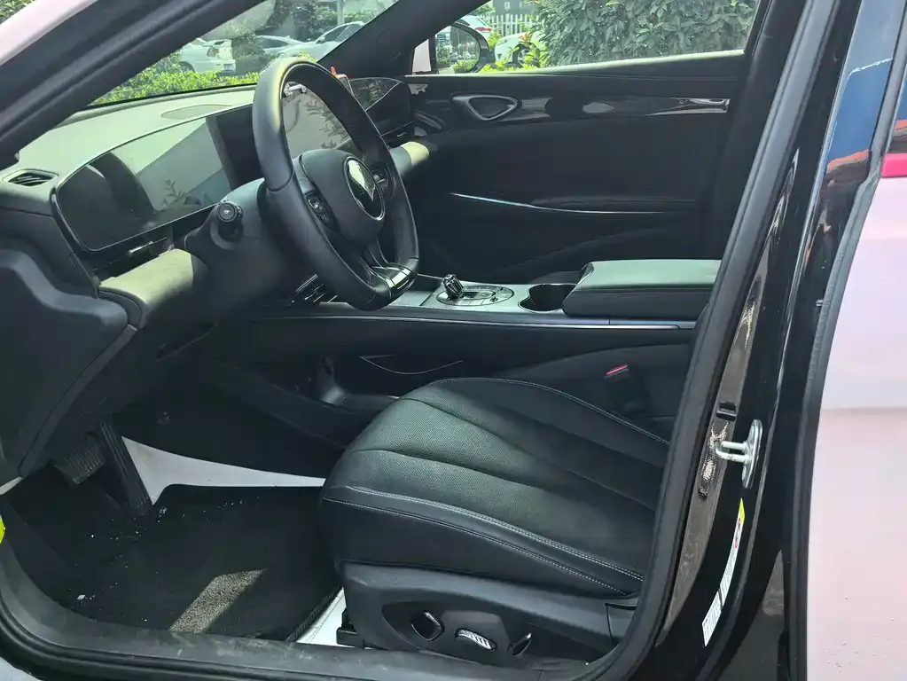 BYD Seal — фото 3