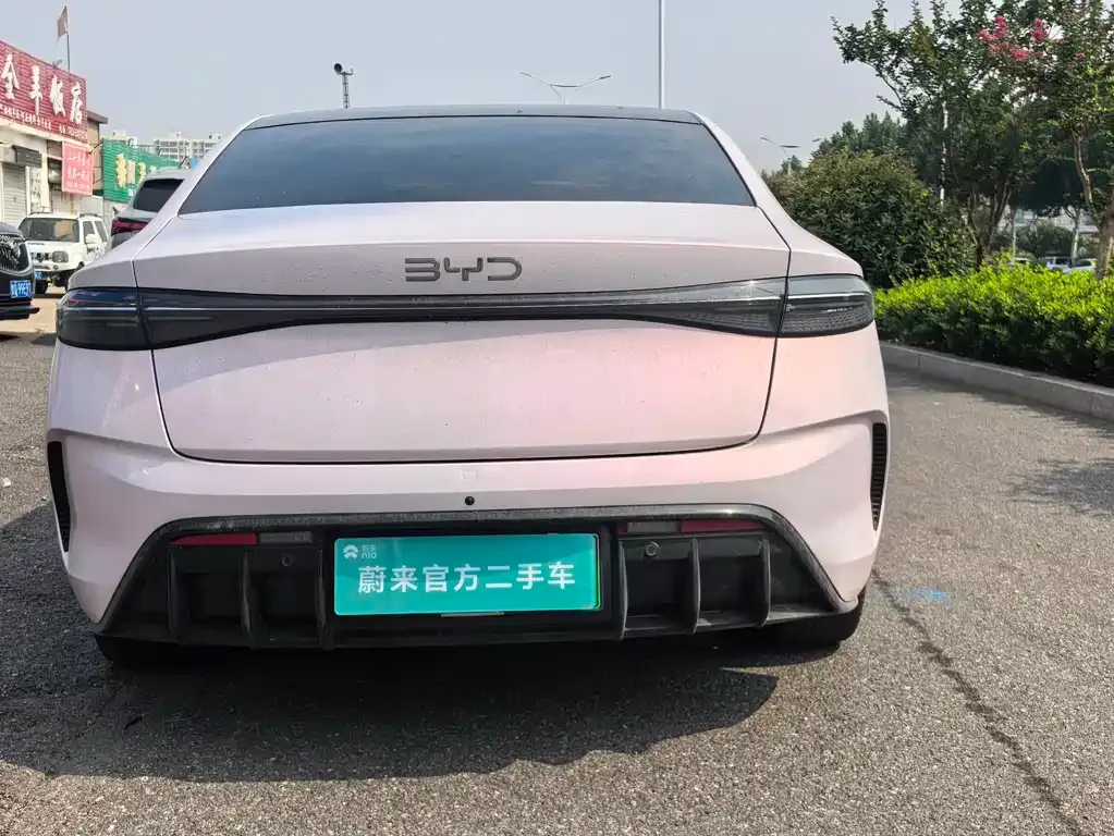 BYD Seal — фото 5