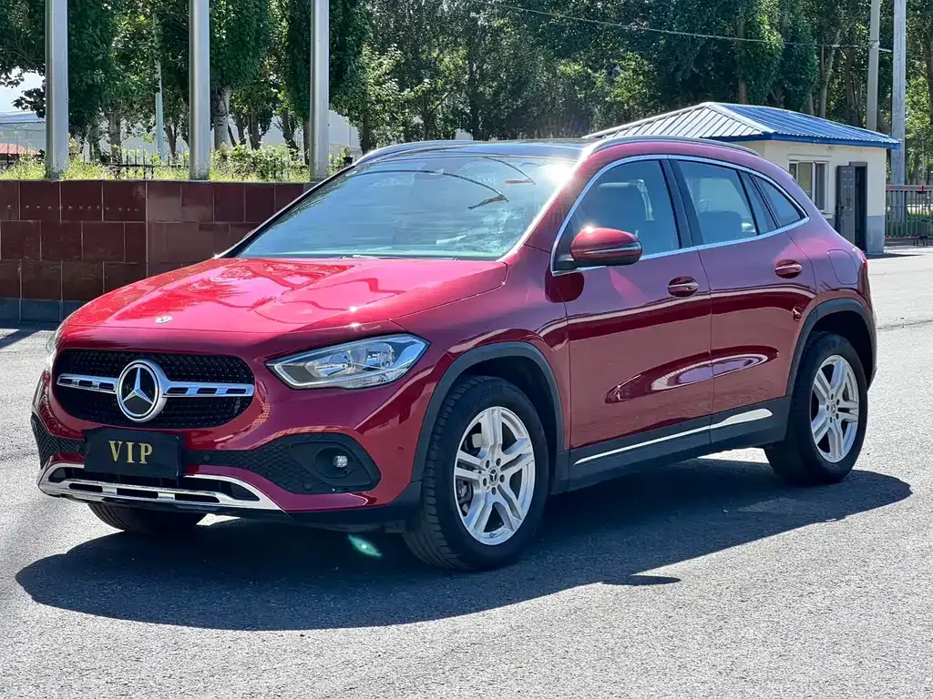 Mercedes-Benz GLA — фото 1