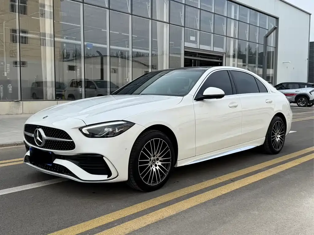 Mercedes-Benz C-Class — фото 1