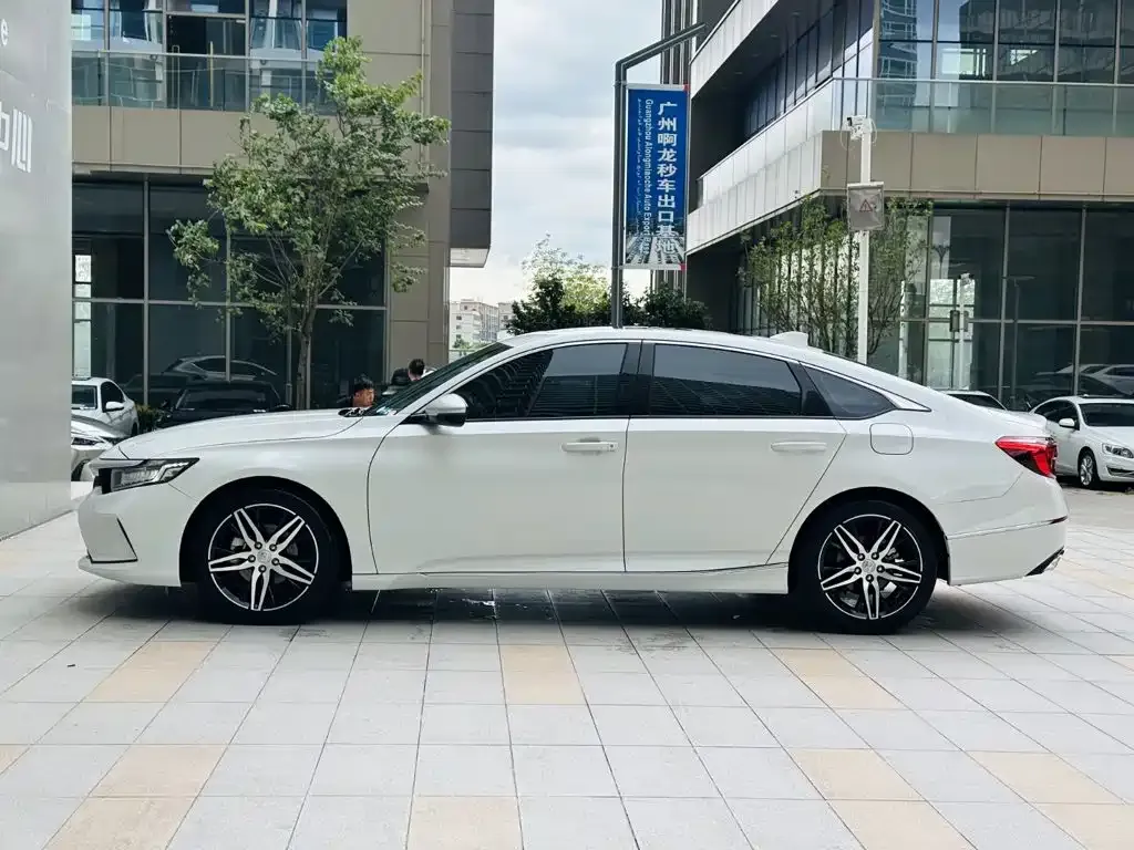 Honda Inspire — фото 2