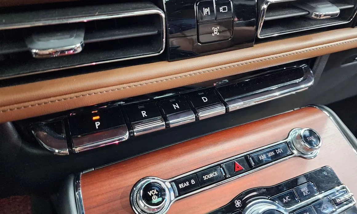 Lincoln Aviator — фото 8