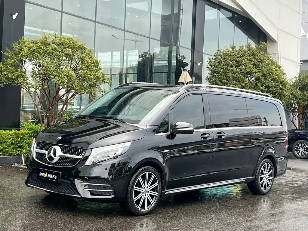Mercedes-Benz V-Class — фото 1