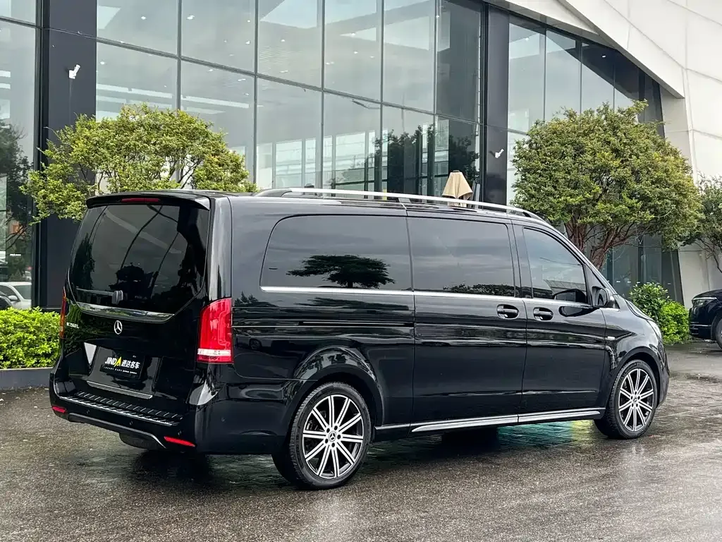 Mercedes-Benz V-Class — фото 10
