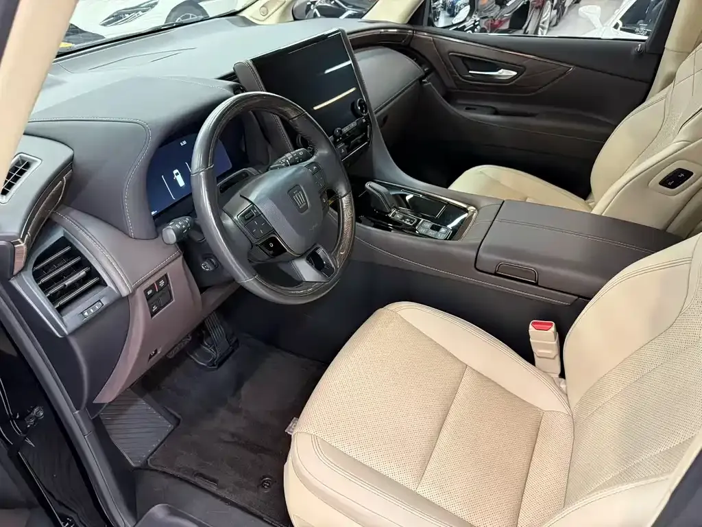 Toyota Vellfire — фото 3