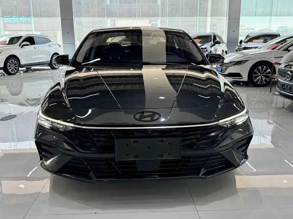 Hyundai Elantra — фото 3