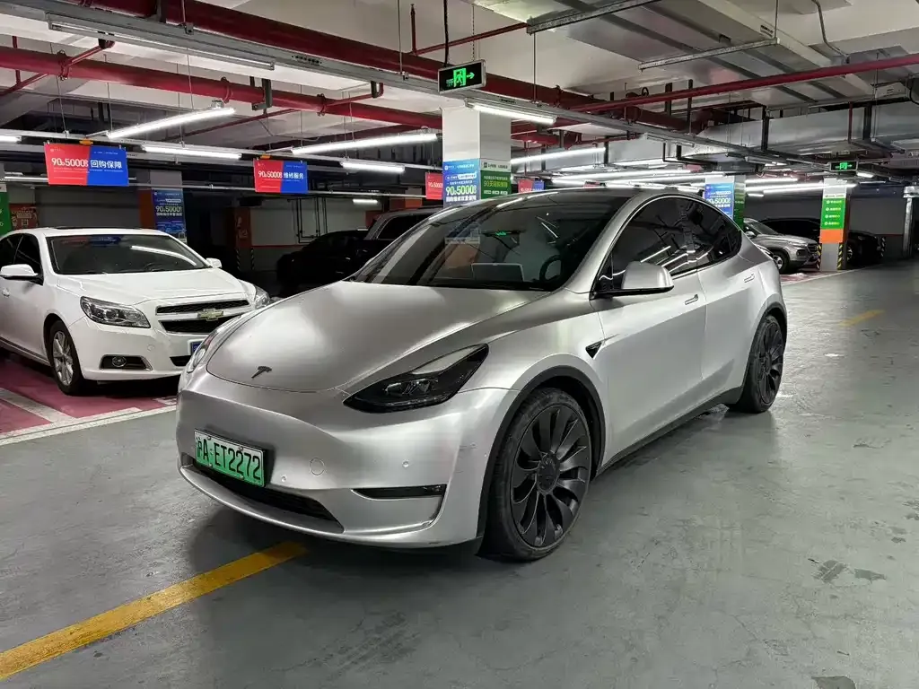 Tesla Model Y — фото 1