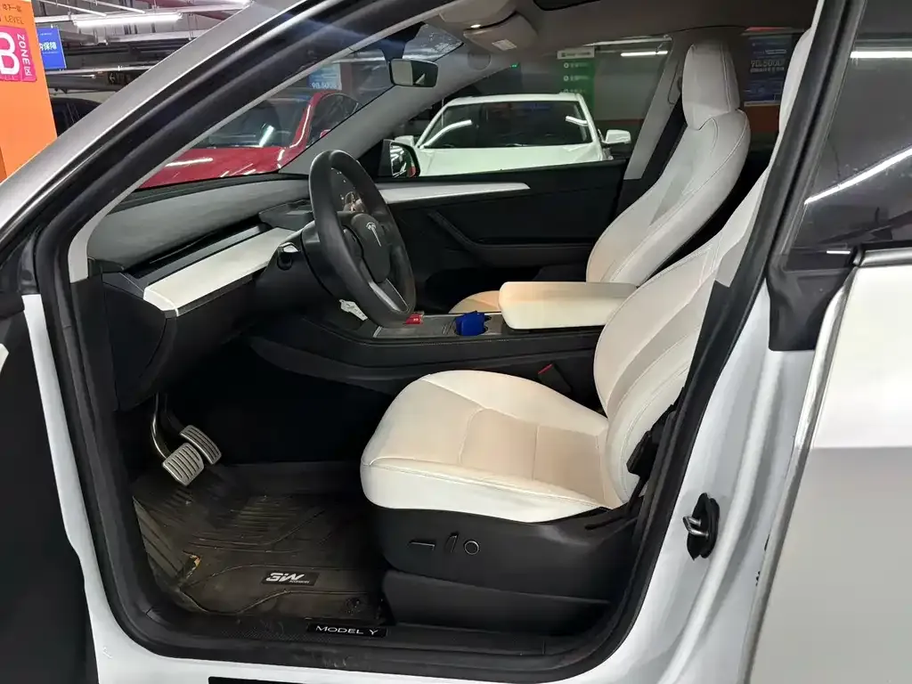 Tesla Model Y — фото 4