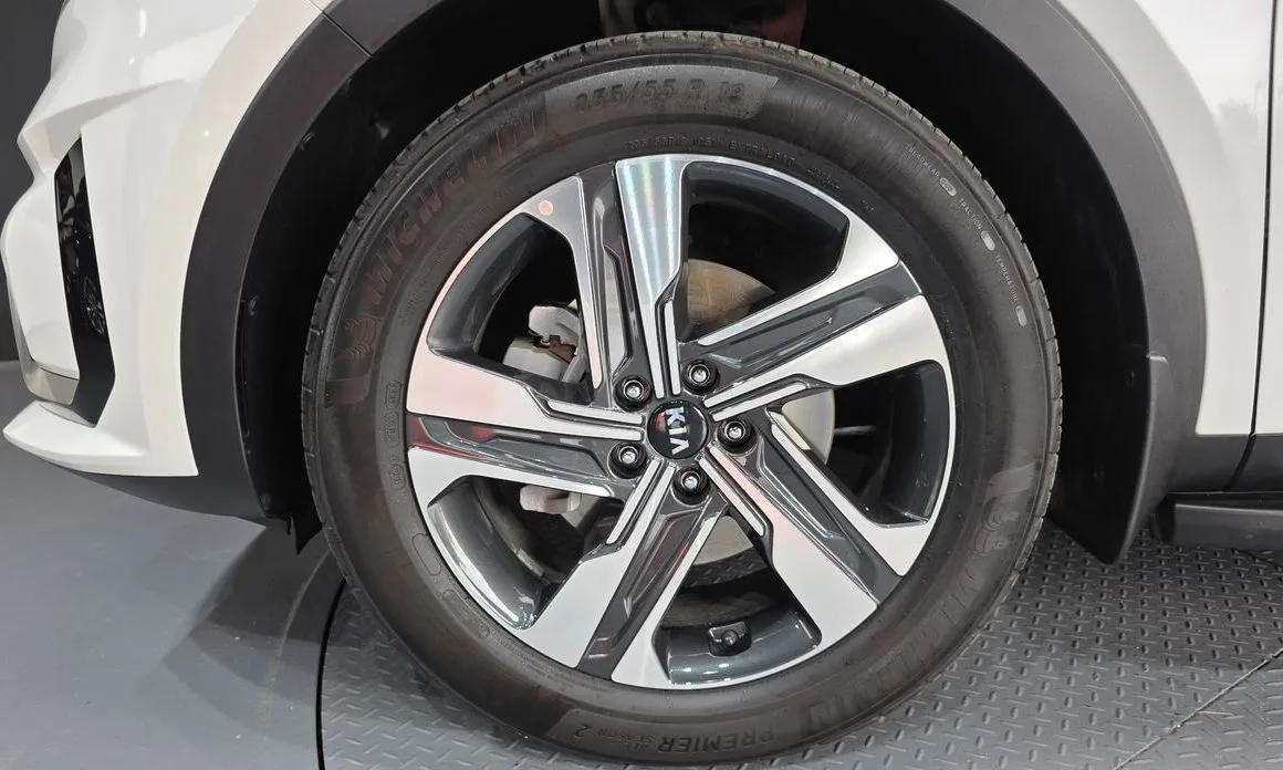Kia Sorento — фото 6