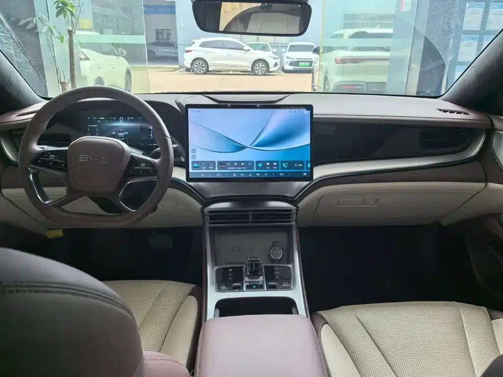 BYD Seal 07 DM-i — фото 3