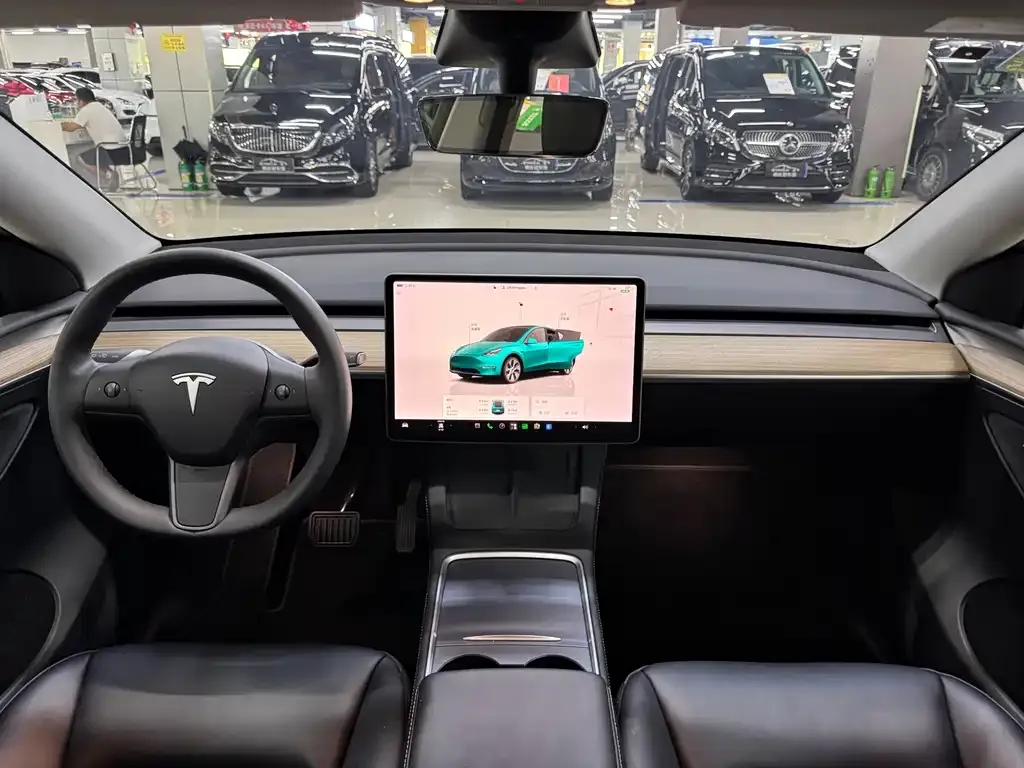 Tesla Model Y — фото 5