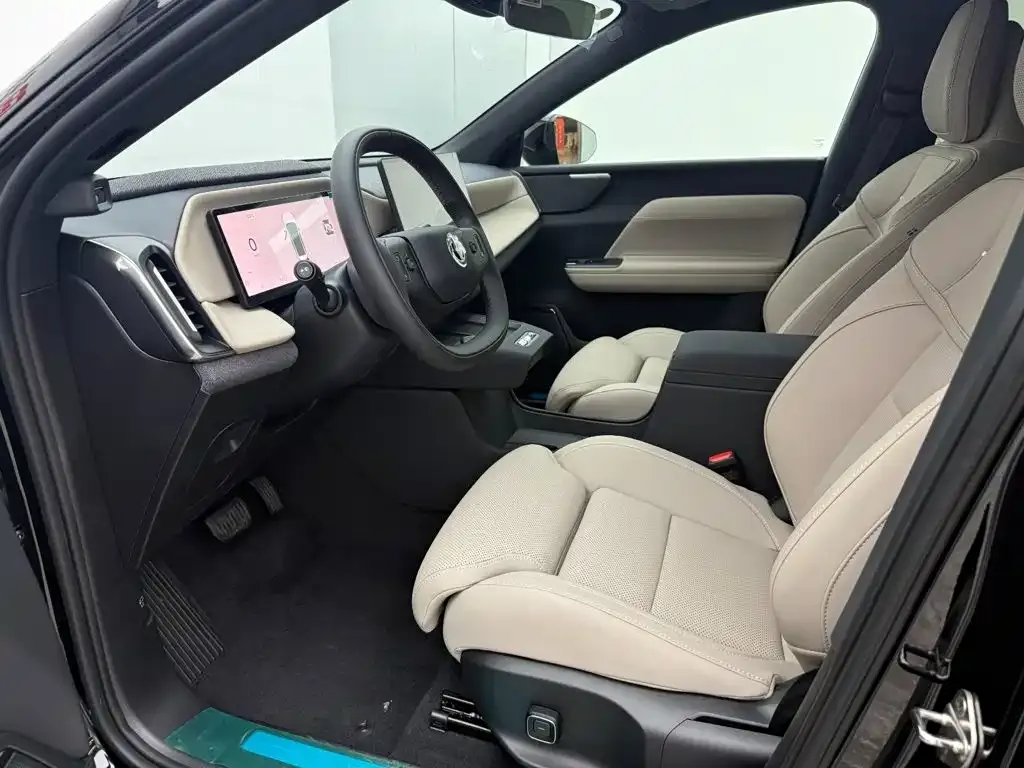 Volvo XC70 Plug-in Hybrid — фото 8