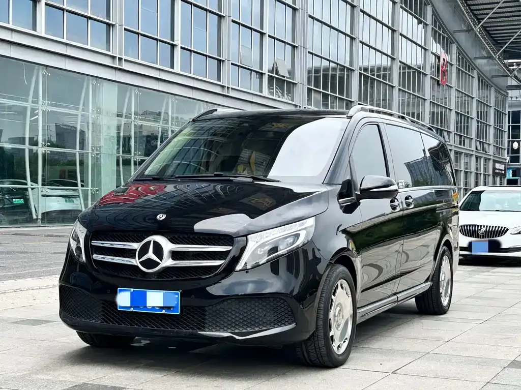 Mercedes-Benz V-Class — фото 1