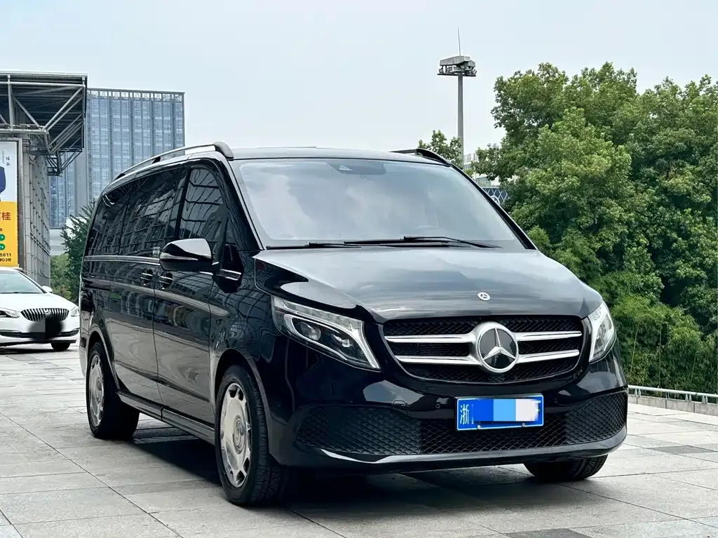 Mercedes-Benz V-Class — фото 2