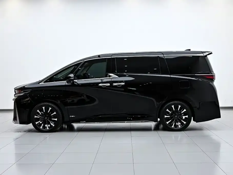 Toyota Vellfire — фото 6