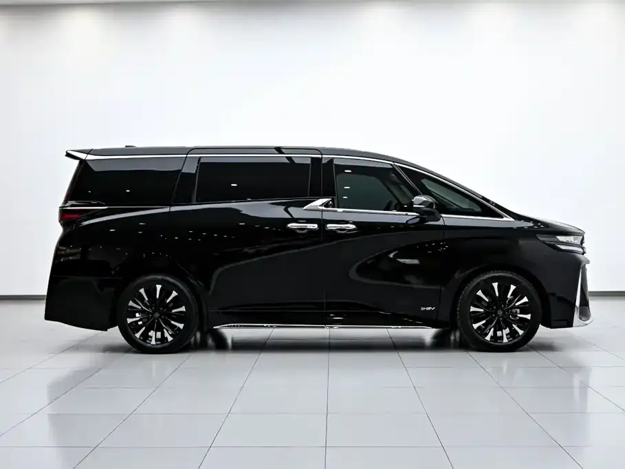 Toyota Vellfire — фото 9