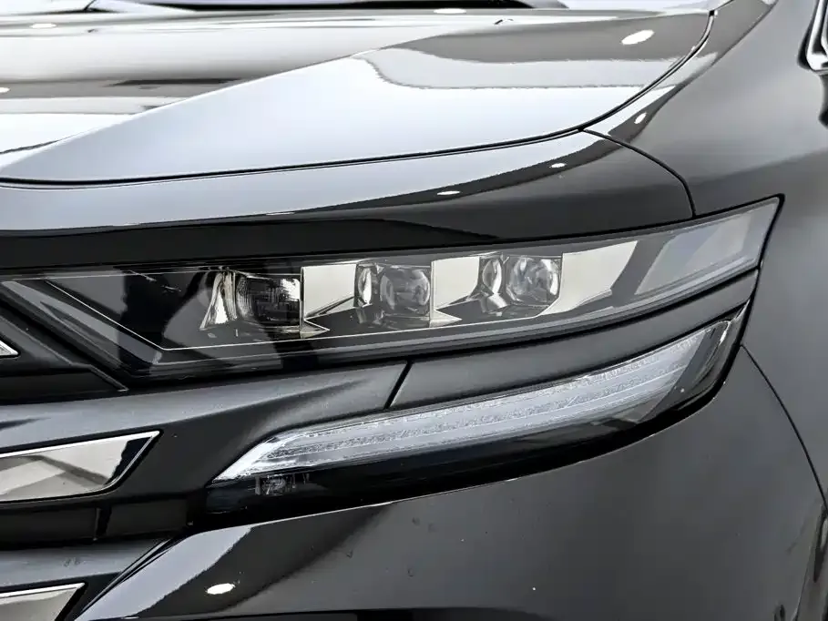 Toyota Vellfire — фото 10